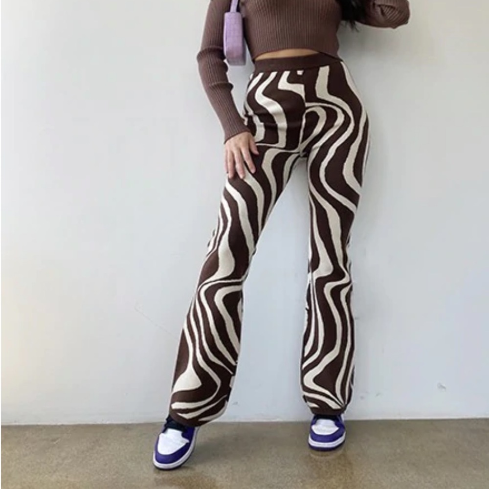 Blue wavy pants